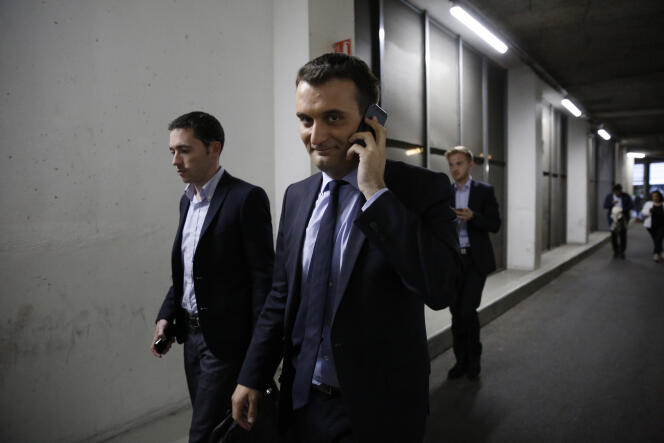 Florian Philippot arrive sur les plateaux de France Télévisions pour la soirée électorale, dimanche 25 mai.