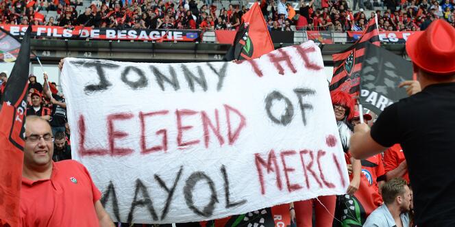Une banderole en hommage à Jonny Wilkinson déployée au Stade de France, samedi 31 mai.
