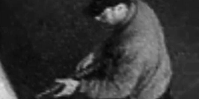 Capture vidéo montrant l'auteur de la tuerie du Musée juif de Bruxelles.