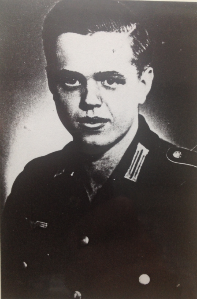 Le 6 juin 1944, Franz Gockel, 18 ans, se trouve derrière une mitrailleuse, près d'un bunker de Colleville-sur-Mer, au-dessus d'Omaha Beach.