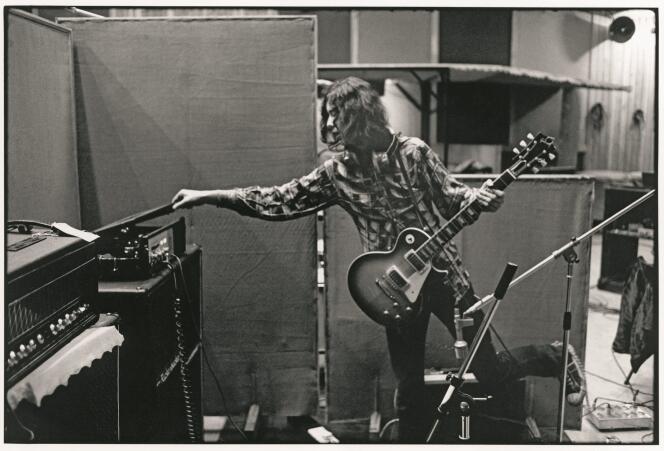 Le guitariste anglais Jimmy Page.