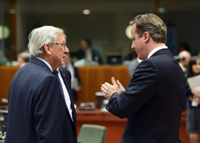 Jean-Claude Juncker et David Cameron, à Bruxelles, en octobre 2013. 