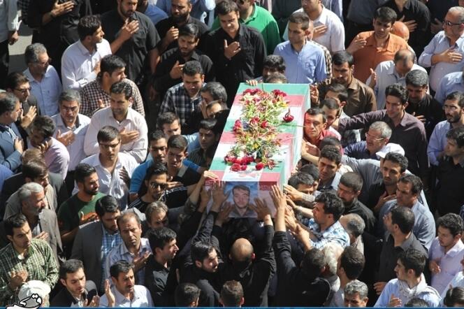 Funérailles du capitaine Alireza Mochadjari, le 15 juin à Téhéran. 