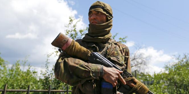 Un séparatiste prorusse à Siversk, dans la région Donetsk, le 22 juin.