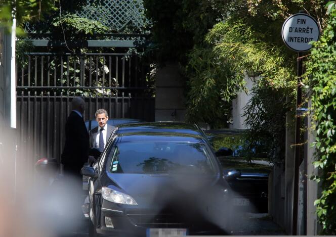 Nicolas Sarkozy à la sortie de son domicile, mercredi 2 juillet.