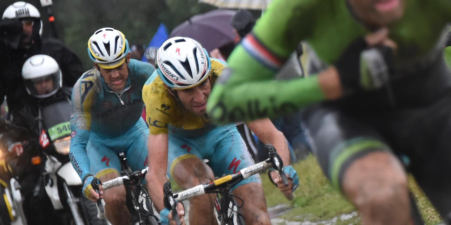 Maillot Cyclisme Vincenzo Nibali Bahrain Porté Et Signé, Avec Dossard, Made In France