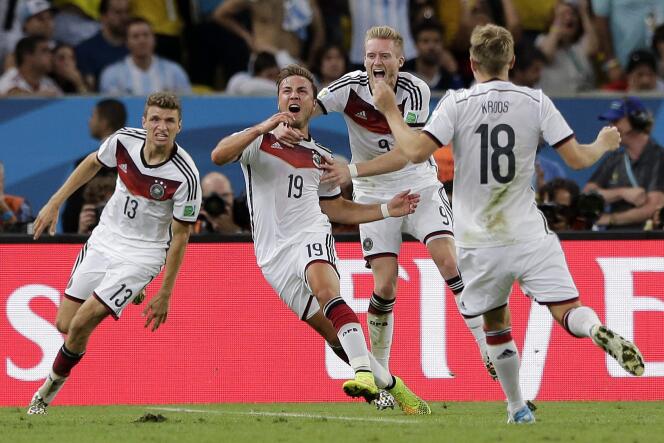 Les Allemands célèbrent le but victorieux de Götze dimanche en finale face à l'Argentine.