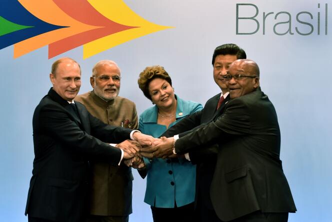Les présidents russe, indien, brésilien, chinois et sud-africain au sommet des BRICS le 15 juillet.