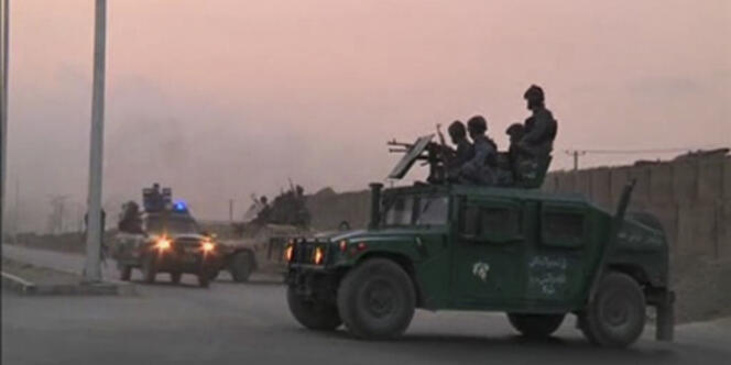 Les forces de sécurité afghanes à l'aéroport de Kaboul, le 17 juillet.