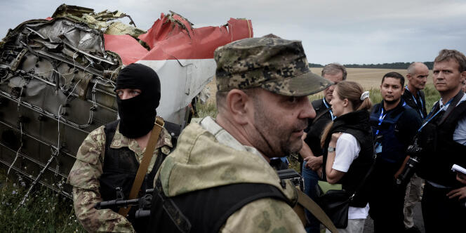 La mission de l'OSCE sur le site du crash près du village de Hrabove, dans l'est de l'Ukraine.