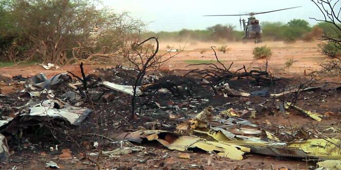 Après une journée de recherches, les débris du vol AH 5017 d'Air Algérie ont été localisés, tôt le 25 juillet, dans la région de Gossi, dans le nord-est du Mali, près de la frontière avec le Burkina Faso.