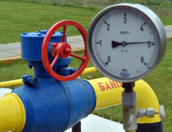 En revanche, le secteur du gaz russe, dont l'Europe est fortement dépendante, est exclu du champ de ces sanctions