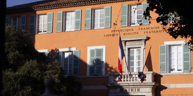 David Rachline a succédé à Elie Brun, maire de Fréjus pendant trois mandats.