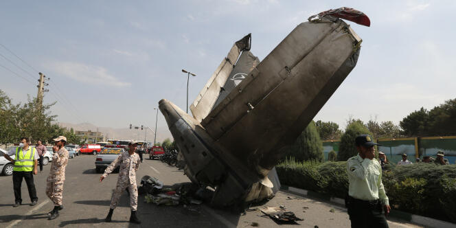 L'agence de presse IRNA attribue l'accident à un problème de moteur. 
