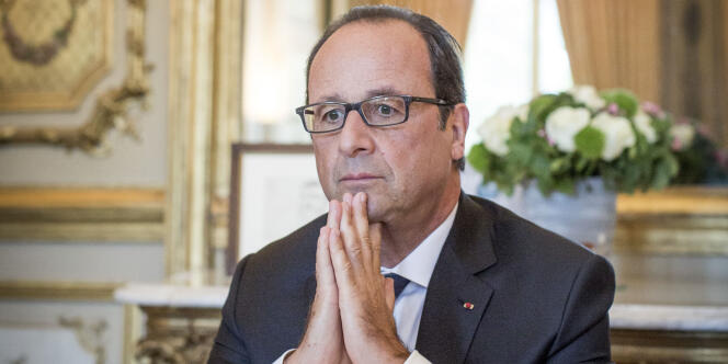 François Hollande, président de la République, répond à une interview du 
