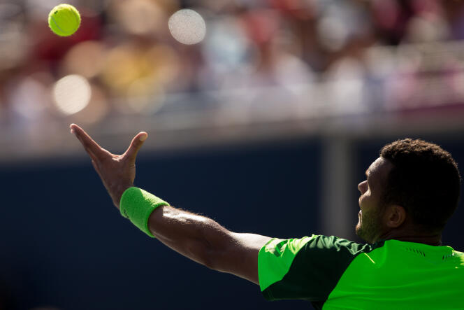 Jo-Wilfried Tsonga, lors de la finale du tournoi de Toronto, remportée par le Français le 10 août face à Roger Federer. 