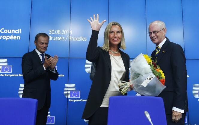 Federica Mogherini, entourée de Donald Tusk et Herman Van Rompuy, le 30 août à Bruxelles.