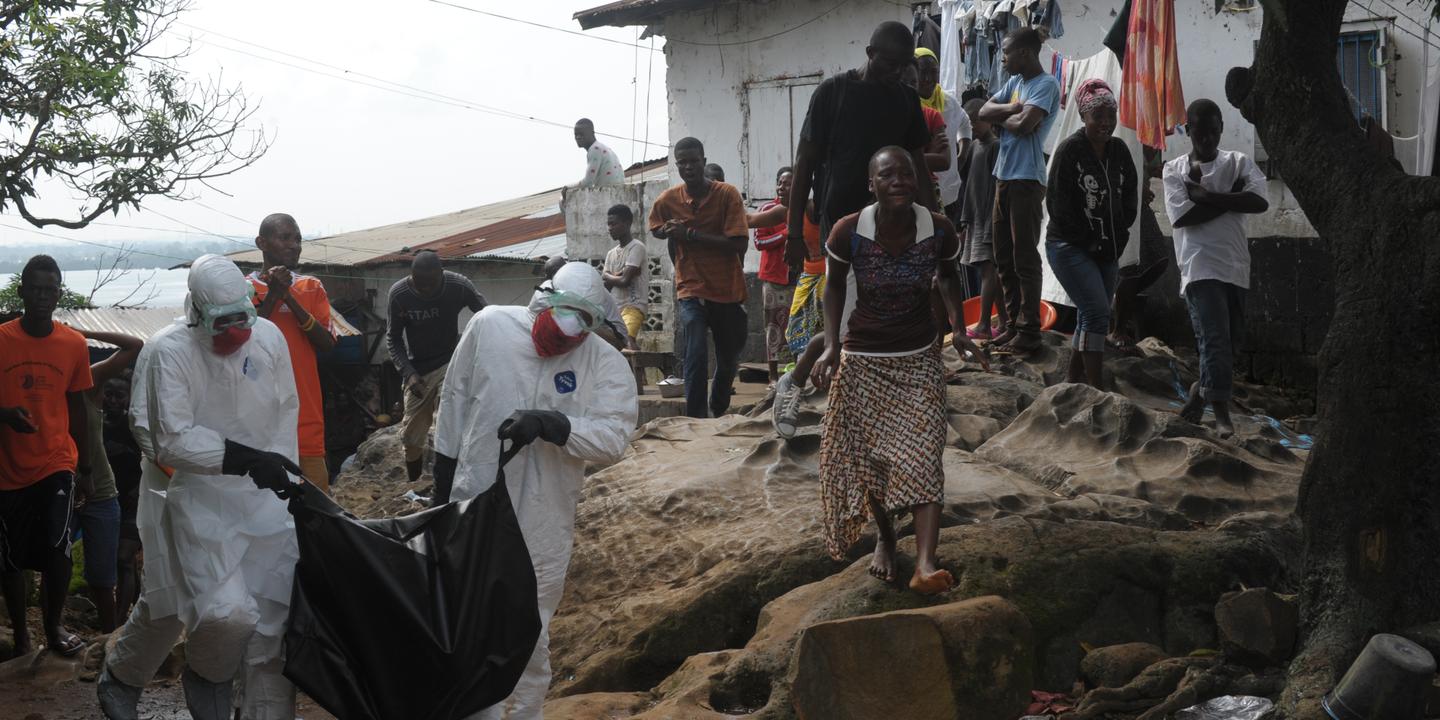 Pourquoi Ebola Ne Se Propage Pas En Europe A Monrovia, rongée par la peur d'Ebola, manger, travailler, apprendre