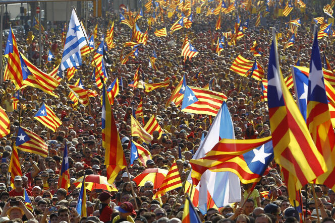 Des Catalans défilent pour l'indépendance, le 11 septembre.