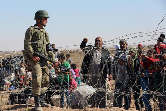 Des affrontements ont éclaté près de la frontière, entre les forces de sécurité turques et des centaines de jeunes Kurdes qui manifestaient leur soutien aux réfugiés.