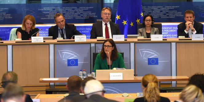 La Suédoise Cécilia Malmström, qui doit remplacer le Belge Karel de Gucht, jusque-là chargé du dossier « TTIP », est auditionnée par le Parlement européen lundi 29 septembre.