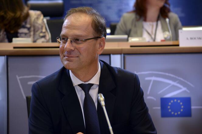 Le nouveau commissaire européen à la culture, Tibor Navracsics, au Parlement européen à Bruxelles, le 1er octobre 2014.
