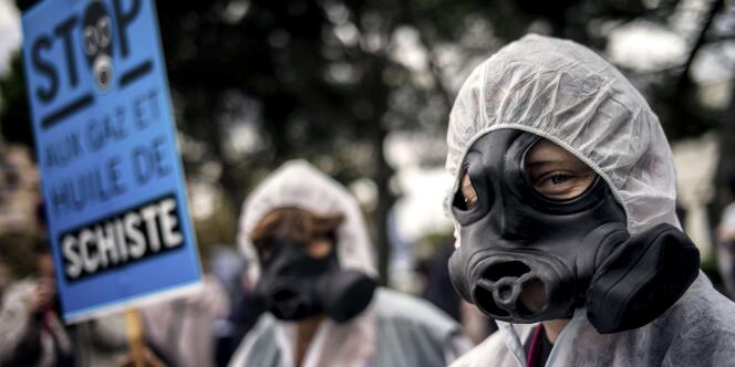 Manifestation contre l'exploitation du gaz et pétrole de schiste en octobre 2013 à Montélimar.