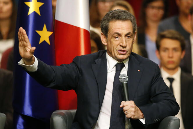 Nicolas Sarkozy, à Vélizy-Villacoublay, le 6 octobre.