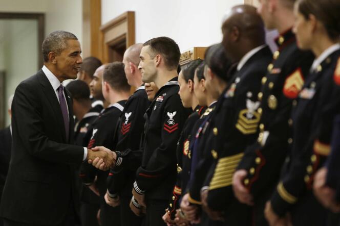 Le président Barack Obama et des militaires américains, après une réunion au Pentagone sur la lutte contre l'Etat islamique, le 8 octobre à Washington.