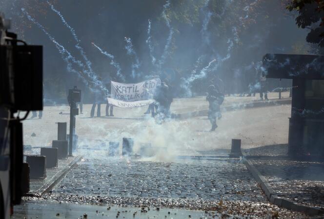 Manifestation à Ankara contre la politique du gouvernement turc face au siège de Kobané.