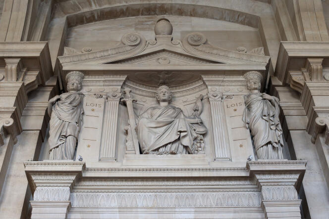 Représentation de la Justice (palais de justice de Paris).