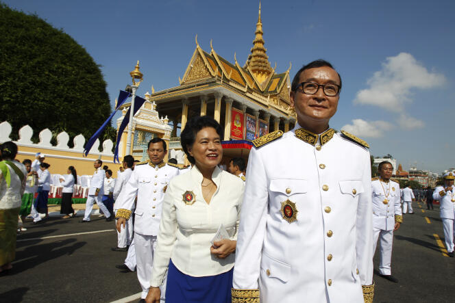 Sam Rainsy, le 29 octobre 2014, devant le Palais royal à Phnom Penh.