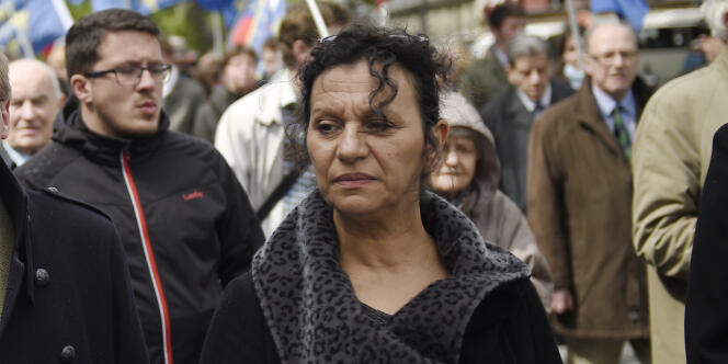 Farida Belghoul, lors d'une manifestation du mouvement catholique intégriste Civitas à Paris le 11 mai 2014.