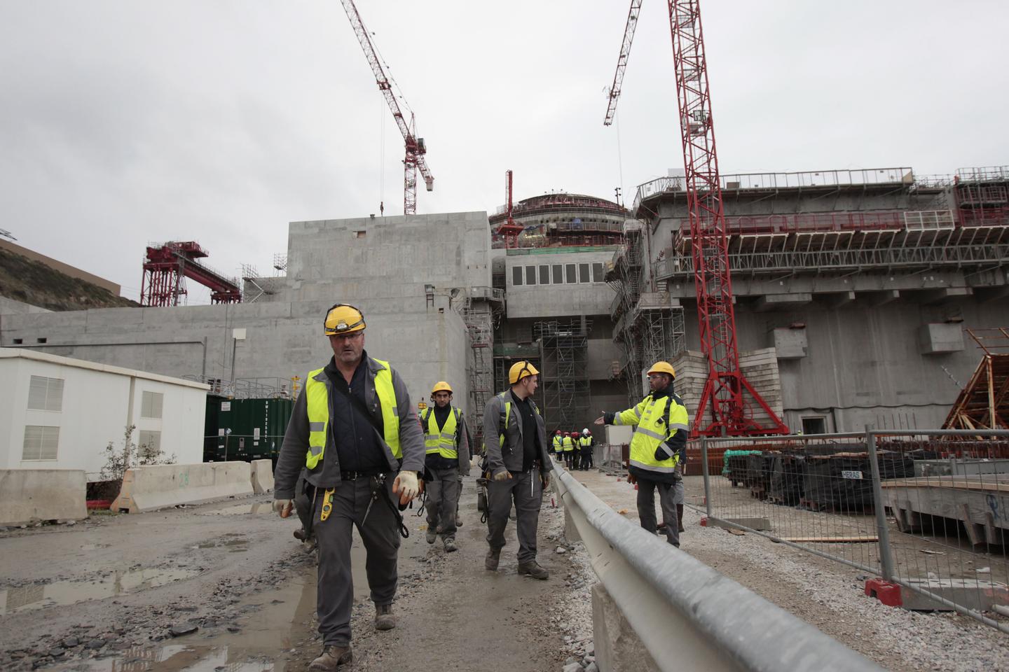 “Using savings from the Livret A to finance the construction of new nuclear reactors without public debate is unacceptable”