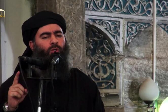 Vidéo de propagande de l'Etat islamique montrant Abou Bakr Al-Baghdadi, dans une mosquée de  Mossoul, le 5 juillet.