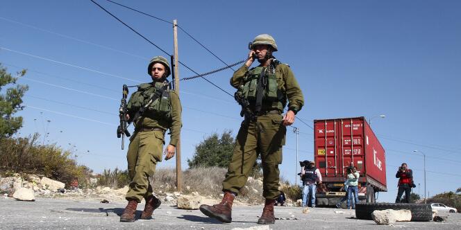 Des soldats israéliens à Hébron, le 24 octobre 2014.