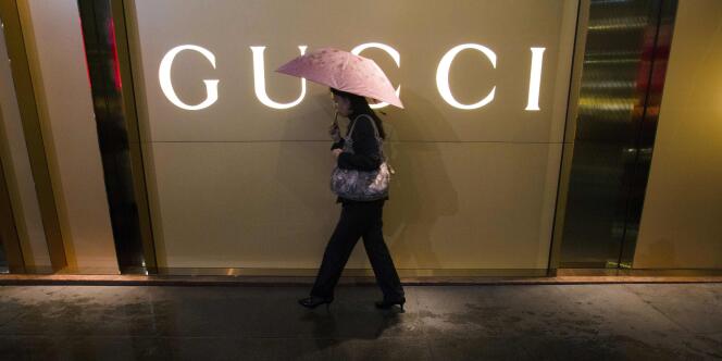 Gucci cherche à séduire les jeunes consommateurs chinois aisés.