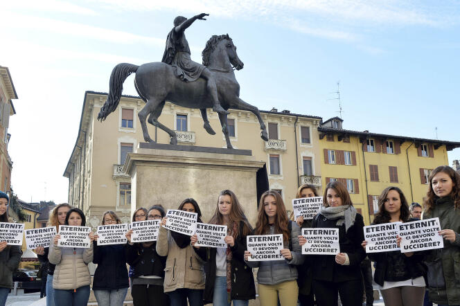 Des étudiants protestent à Casale Monferrato, le 20 novembre, contre la décision de la Cour de cassation.