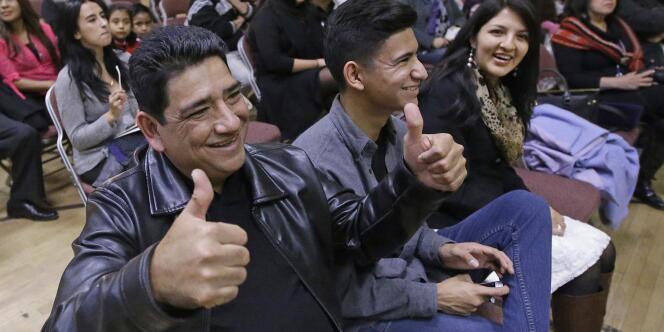 La joie des familles d'immigrés clandestins au Centre civique mexicain de Salt Lake City, jeudi.