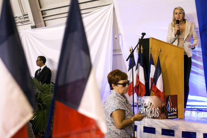 France, Le Pontet, le 18 octobre 2014. Conférence de presse de Marion Maréchal Le Pen, avec David Rachline (sénateur FN et Maire de Fréjus) et Joris Hébrard (Maire du pontet) suivi d'un 