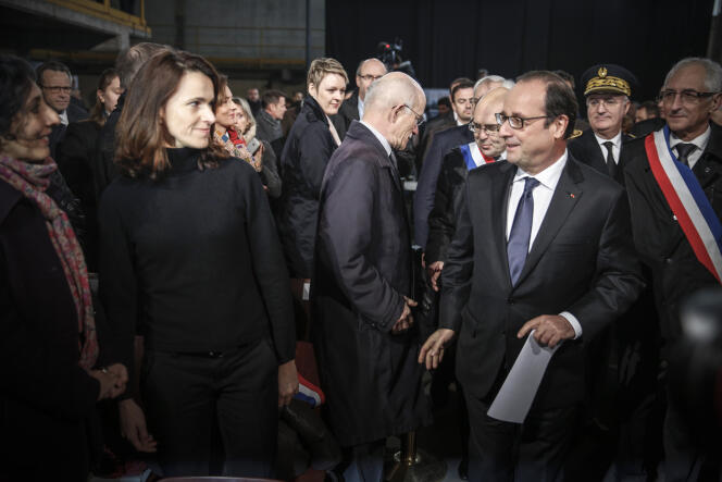 Pendant la visite de François Hollande à Uckange, le 24 novembre. L'ancienne ministre et députée de Moselle, Aurélie Filippetti, était également sur place.  