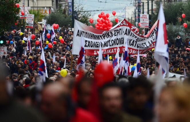 Manifestation à Athènes contre l'austérité jeudi 27 novembre.