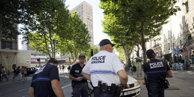 La police municipale dans le quartier Belscunce  de Marseille (image  d'illustration).