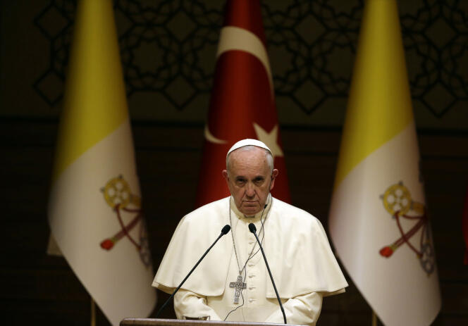 Le pape François a prononcé vendredi 28 novembre un discours à Ankara, en présence du président Erdogan.