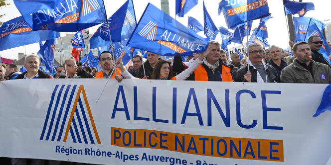 Une manifestation de la police nationale à Paris, le 13 novembre.
