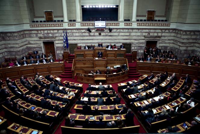 Le gouvernement grec a décidé lundi d'avancer au 17 décembre le premier tour de l'élection par le Parlement du successeur au président de la République sortant, Karolos Papoulias.
