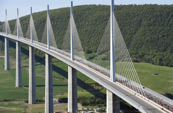 Viaduc De Millau Date De Fin De Construction