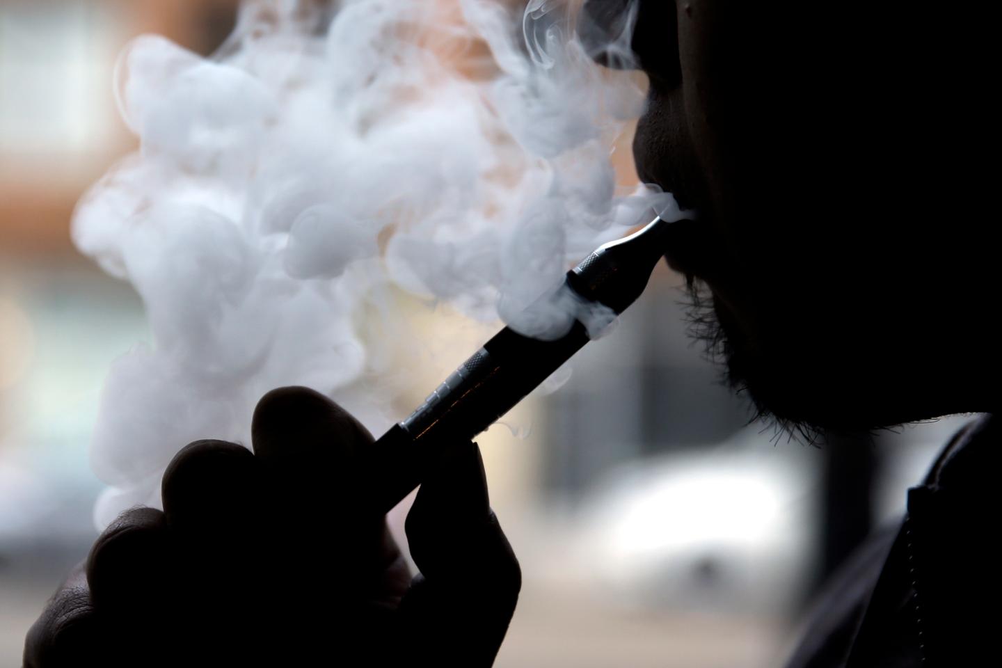 UK reveals plan to ban disposable e-cigarettes