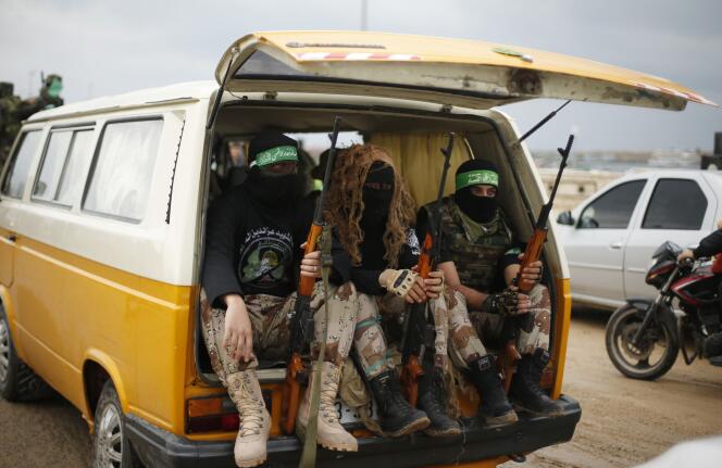Des membres des brigades Al-Qassam, branche armée du Hamas, en marge d'une parade militaire à Gaza le 14 décembre.
