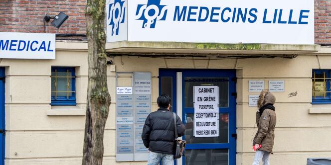 Un centre médical du réseau SOS-Médecins à Lille, le lundi 29 décembre. Les médecins ont été appelés à cesser toute activités du lundi 29 décembre 8 heures jusqu'au mercredi 31 à 8 heures.
